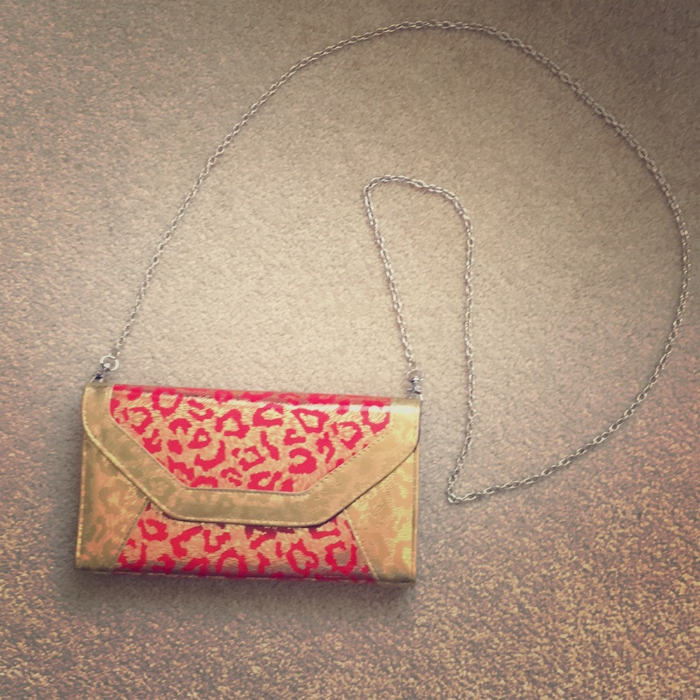 *Lowest Price* Red & Gold Leopard Print Purse